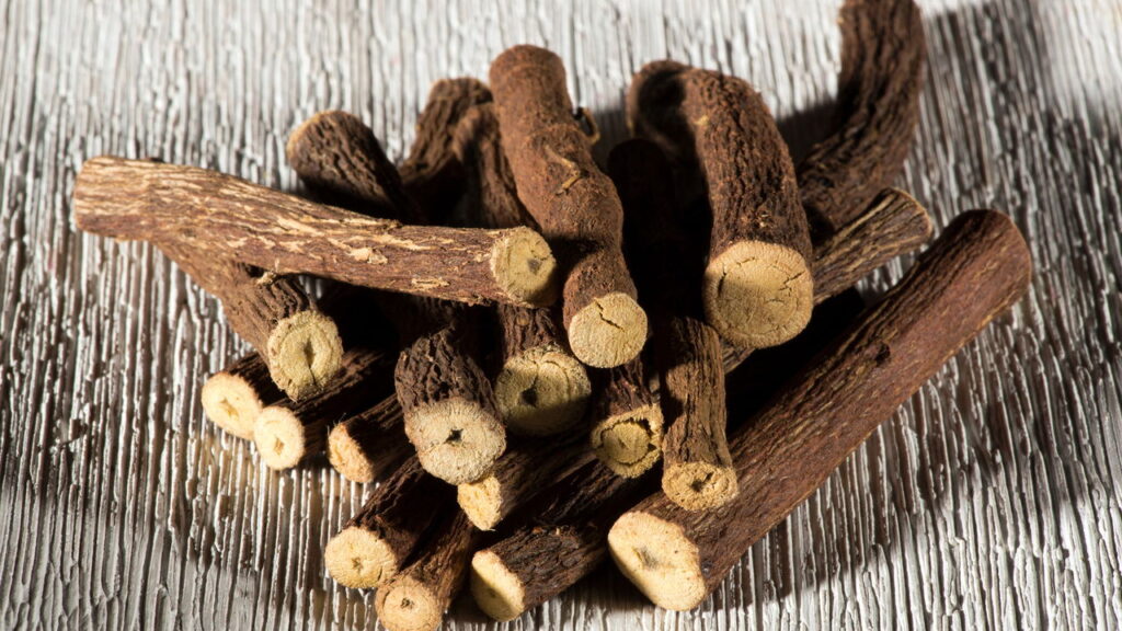 3 ervas que apoiam a saúde auditiva e reduzem zumbidos leves