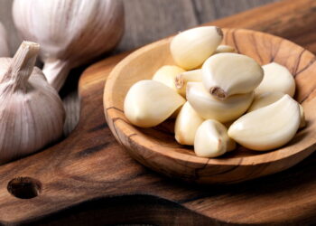 Dicas geniais para manter seus alhos potentes e frescos