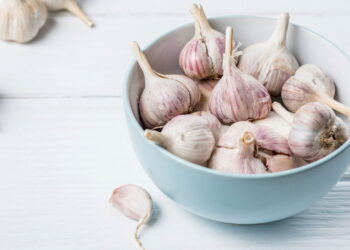 Dica genial para manter o alho potente e fresco por semanas