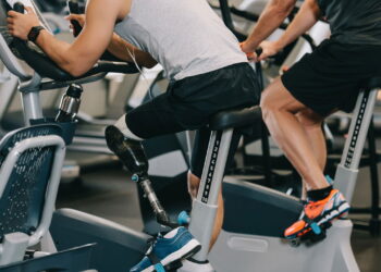 Fortaleça os joelhos com exercícios simples, leves e eficazes