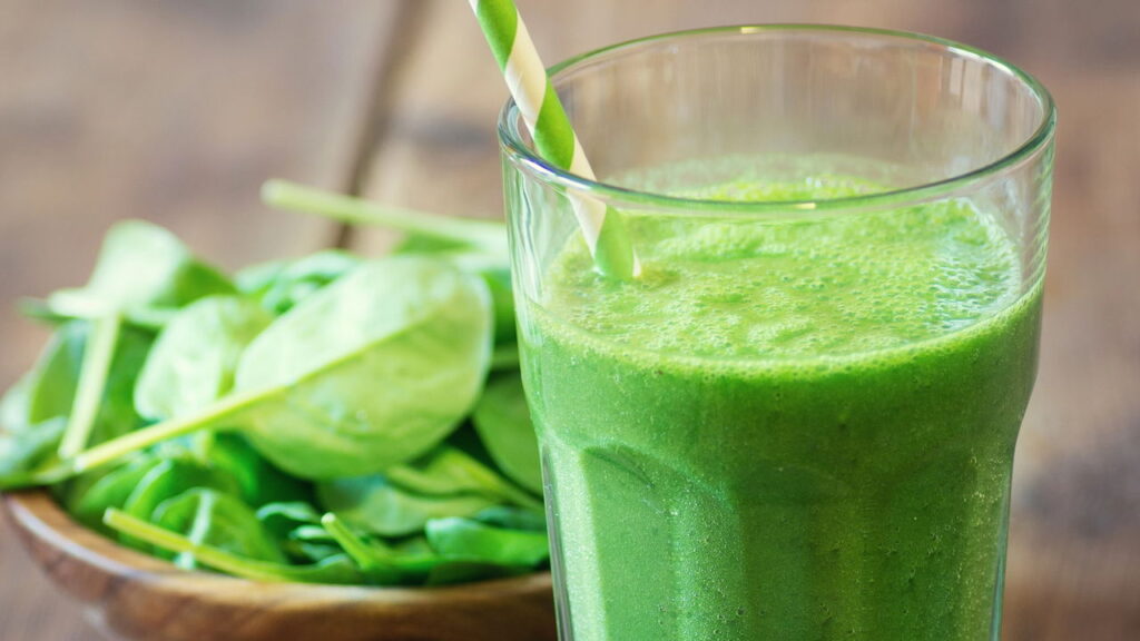 Esses chás ajudam no emagrecimento e no controle do peso, auxiliando na redução do inchaço