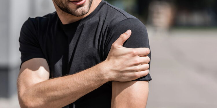 A melhor forma de aliviar dores nas articulações com exercícios simples