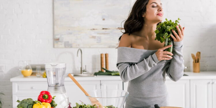 As 4 ervas que regulam o ciclo hormonal e promovem equilíbrio natural