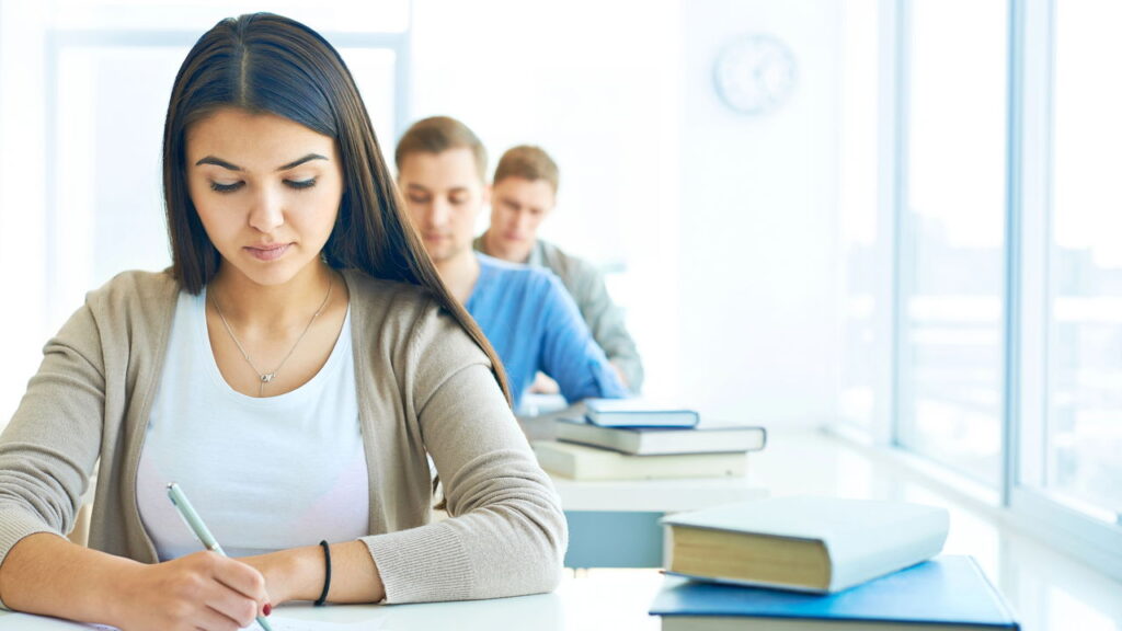 Como a prática de hobbies criativos nutre a identidade pessoal segundo a psicologia