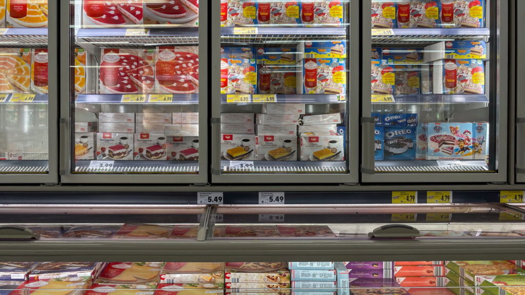 Geladeiras do supermercado guardam um risco silencioso que quase ninguém percebe