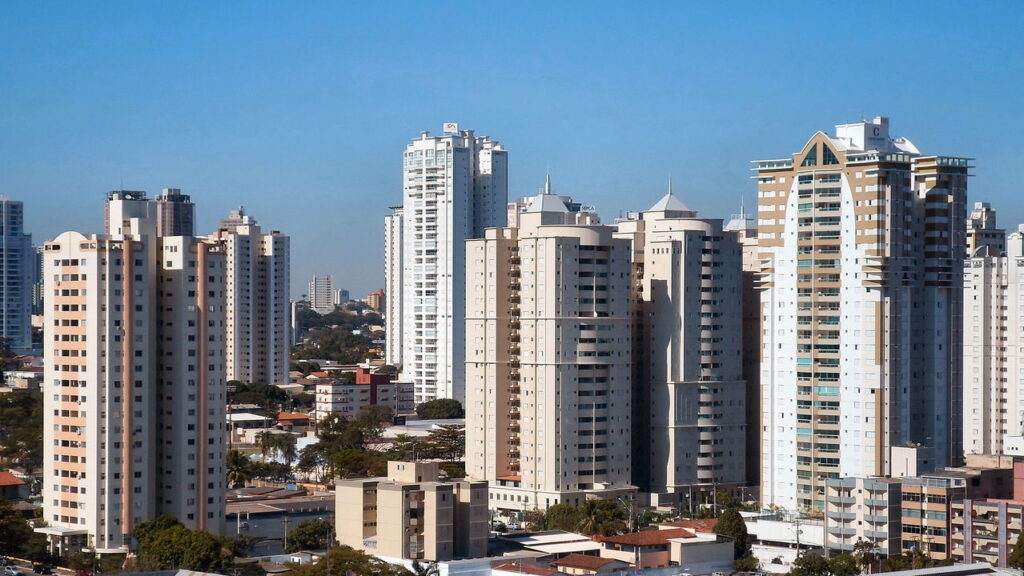 Cidade combina modernidade com charme da região centro-oeste do Brasil