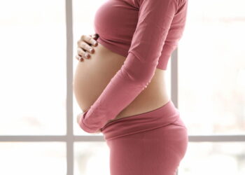 Os 4 melhores exercícios para melhorar a postura durante a gravidez