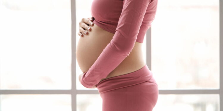 Os 4 melhores exercícios para melhorar a postura durante a gravidez