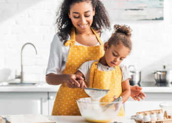 Estratégias para lidar com a culpa materna em rotinas intensas segundo terapeutas