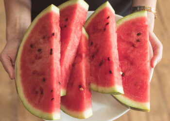 Dicas para manter a melancia suculenta na geladeira por mais tempo