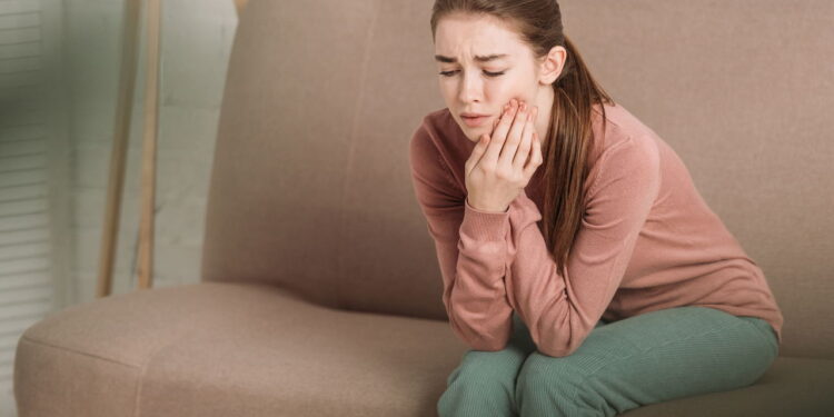 3 plantas que ajudam na prevenção de cáries com propriedades antibacterianas