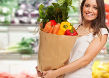 Dicas para otimizar compras semanais e reduzir o estresse doméstico segundo especialistas