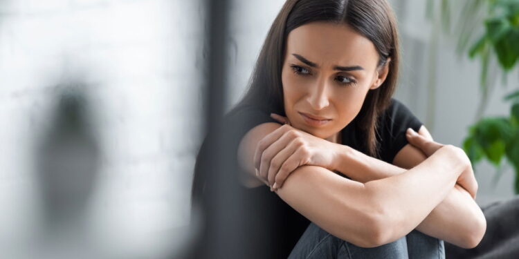 Estratégias para transformar críticas internas em diálogos construtivos segundo a psicologia