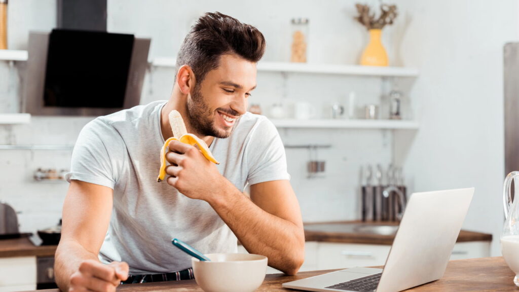 Benefícios das frutas para hidratação e energia do corpo segundo nutricionistas