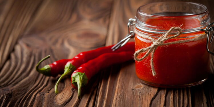 Como armazenar pimenta-malagueta por semanas sem perder o sabor picante