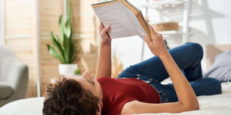 Rotina de auto cuidado noturno para relaxar corpo e mente