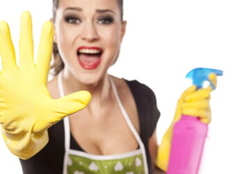 Erros comuns de limpeza que danificam superfícies e como evitá-los