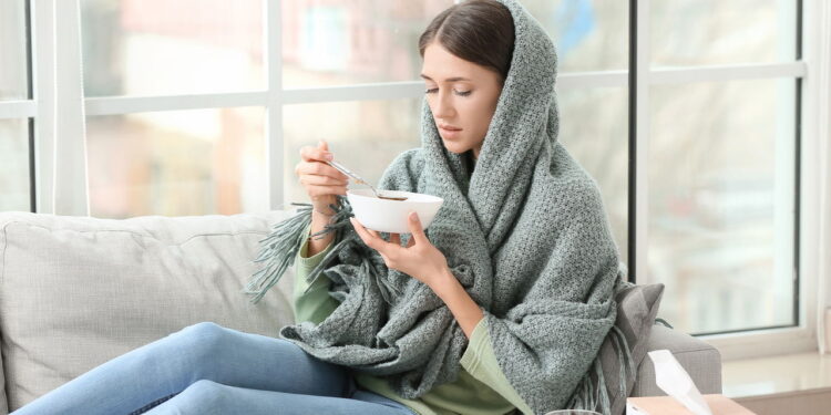 Receitas de sopas quentes para aquecer nos dias frios e aliviar a gripe