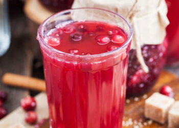 Chá da folha de amora melhora a imunidade e ainda pode ser preparado com essas receitas simples