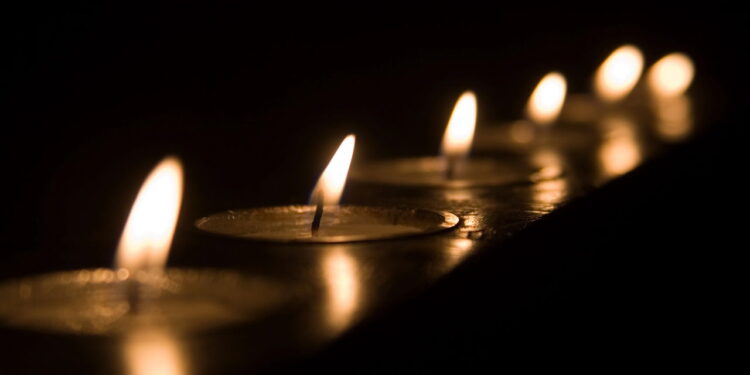 Grande cantora icônica da MPB morreu aos 84 anos