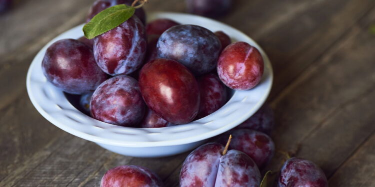 O truque para guardar ameixas maduras sem fermentar