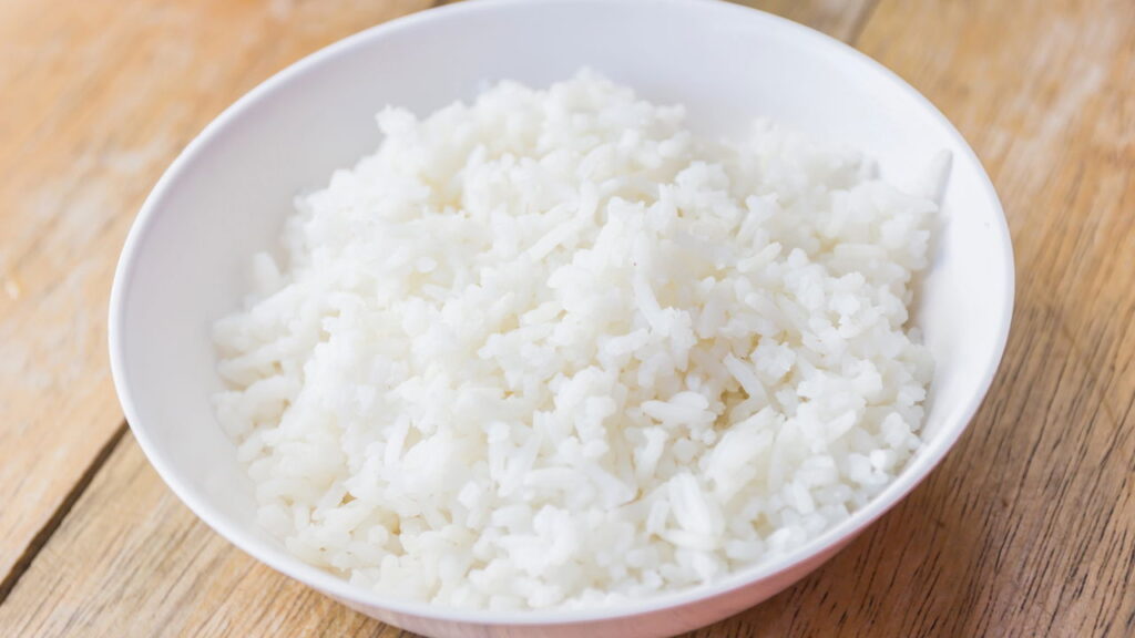 O jeito mais prático e rápido de fazer arroz soltinho no micro-ondas