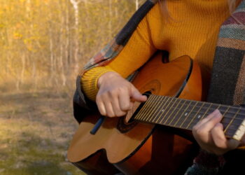 Pequenas práticas com aroma, som e toque melhoram seu bem-estar