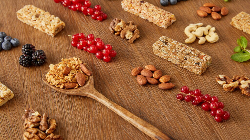 Como criar barras energéticas com sementes e plantas secas