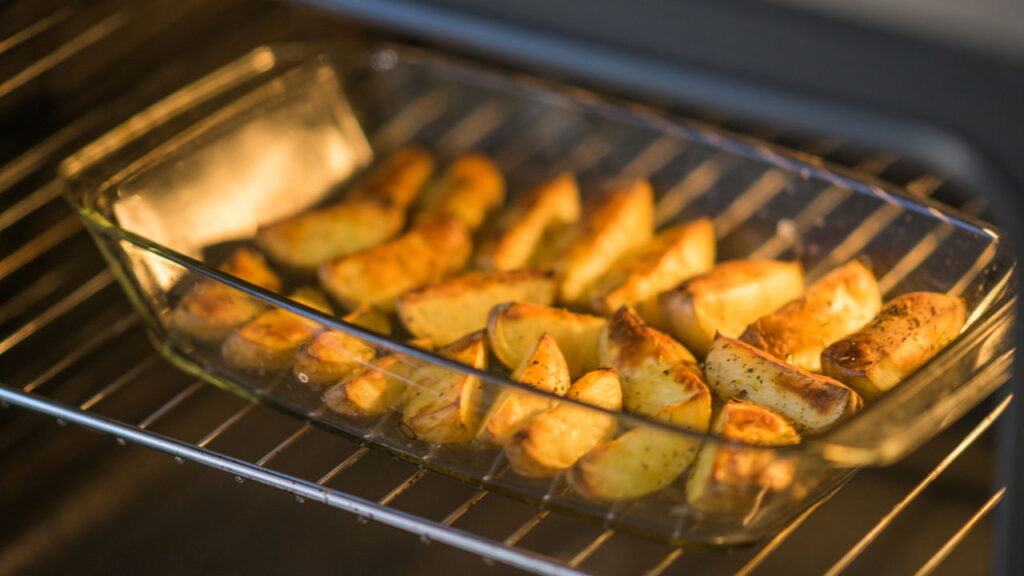 Você não deve aquecer esses alimentos no micro-ondas de jeito nenhum