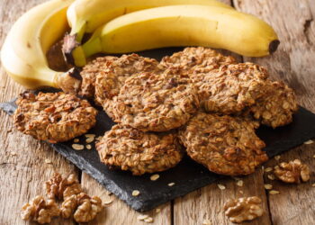 É biscoito ou bolacha? Receita da versão mais saudável com aveia e banana!