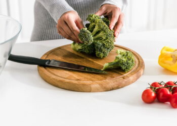 Como manter o brócolis verde e fresco na geladeira por mais dias