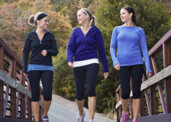 Exercícios simples para idosos ganharem saúde e disposição