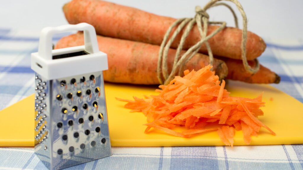 Não coma mais farinha de trigo: pão de cenoura macio e saudável