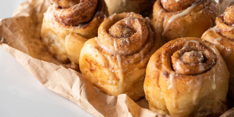 Rolinhos de canela com cottage a sobremesa simples que é um sucesso