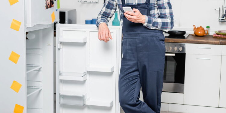 O jeito mais fácil e barato de reparar a borracha da geladeira