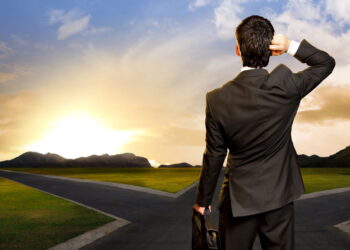 Motivos pelo qual fazemos decisões sem pensar, segundo a psicologia