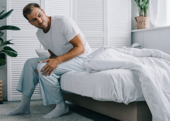 Esses hábitos simples ajudam a prevenir dor no joelho com eficácia