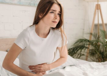 A planta tradicional que alivia desconfortos no estômago e ainda pode ser usada em chá