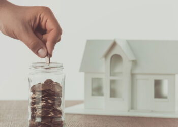 Dicas fáceis para economizar na rotina doméstica sem abrir mão do conforto