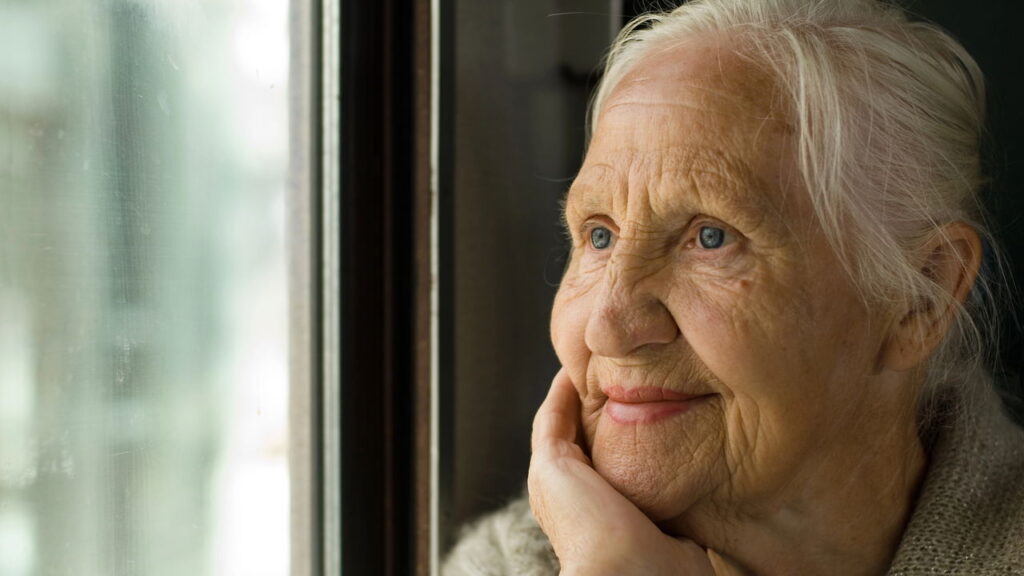 Como processar expectativas irreais sobre beleza e envelhecimento segundo terapeutas