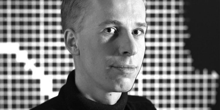 Lenda do rock dos anos 80 morre aos 70 anos após crise de saúde