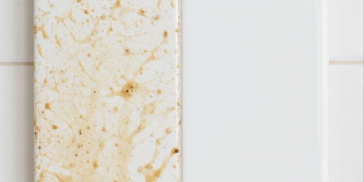 Como limpar azulejo sujo e engordurado com uma misturinha caseira maravilhosa