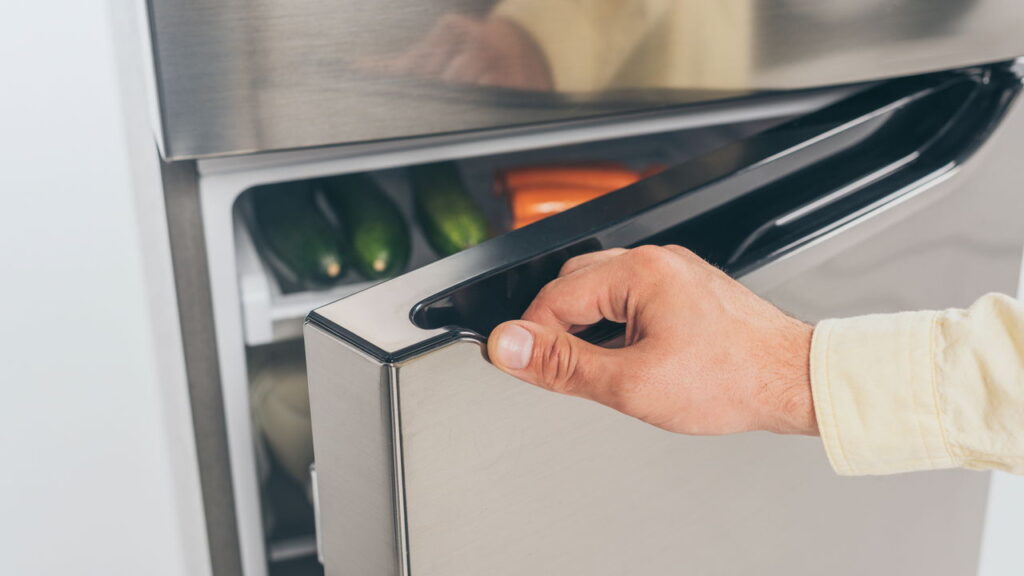 3 sinais de que sua geladeira está gastando energia demais