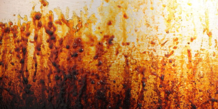 Tirar gordura da cozinha fica fácil quando é da forma correta