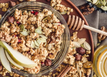 Como criar granolas com plantas secas para cafés da manhã