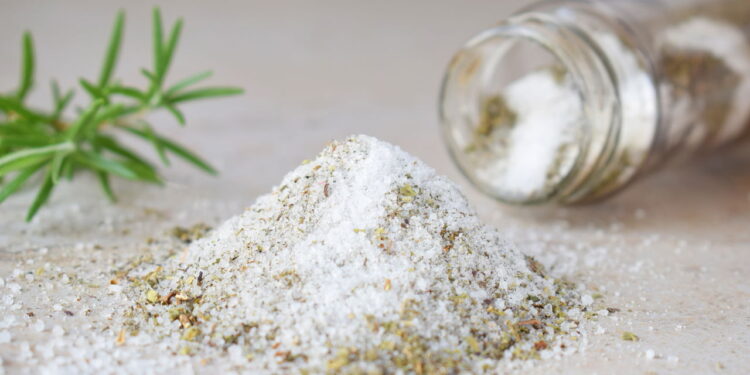 Esse tempero com ervas transforma qualquer refeição simples em gourmet