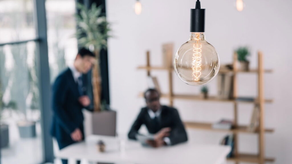 Erros no dia a dia que aumentam sua conta de luz sem você notar