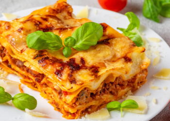 Você não imagina como é fácil preparar lasanha no micro-ondas