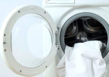 Com que frequência devemos lavar os lençóis, segundo microbiologistas