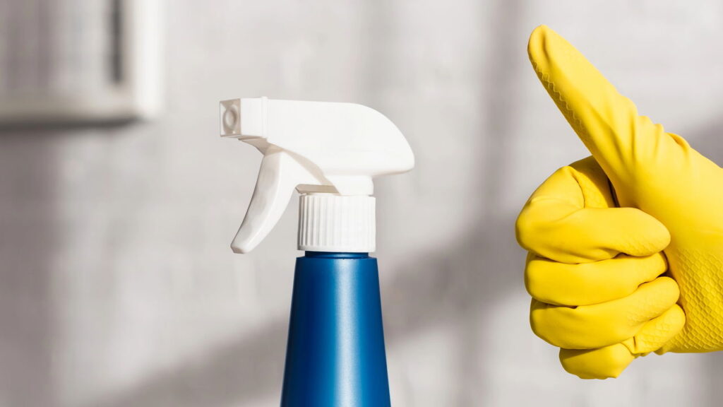 Nem faxina pesada, nem produto caro: o truque que deixa a casa brilhando